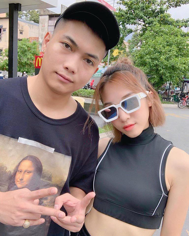 Cặp vợ chồng trẻ đánh bật Trường Giang Nhã Phương về khoản diện đồ đôi đã xuất hiện! - 3