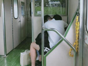 Tin tức - Cặp đôi vô tư "mây mưa" trên tàu, lúc rời đi còn để lại thứ gây sốc ở ghế