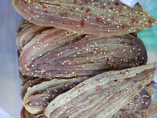 Khô rắn giá lên đến nửa triệu đồng/kg vẫn không có đủ bán.