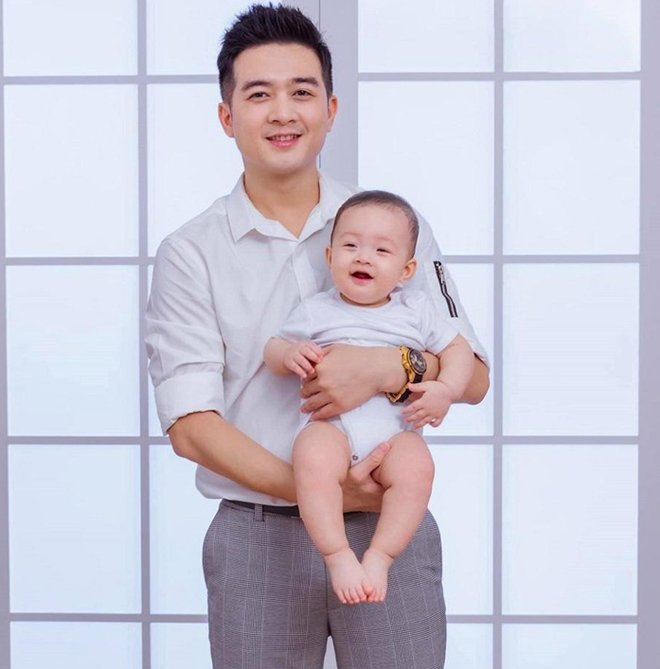 Xúc động hành trình tìm con của vợ chồng Đinh Ứng Phi Trường và cậu con trai từ ống nghiệm - 5