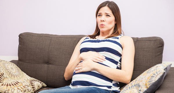 Khó thở khi mang thai tháng thứ 8 khi nằm có nguy hiểm không? - 1