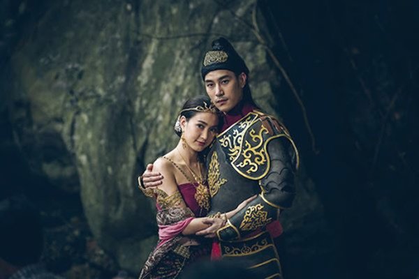 Mối tình của nàng công chúa xứ chùa Vàng và chàng nam thần nổi tiếng Châu Á - 12