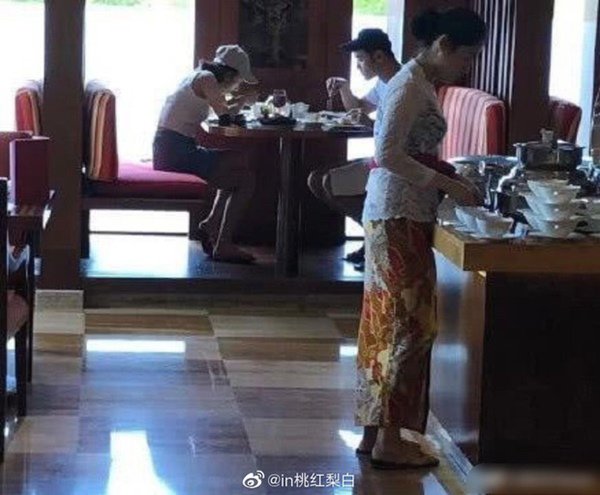 Na Tra đáng yêu nhất màn ảnh: Say rượu đi không vững, giơ chân đá người qua đường - 7