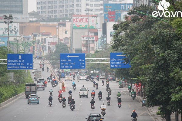ngay dau cach ly toan xa hoi: noi vang ve nhu mung 1 tet, noi tap nap nguoi qua lai - 1