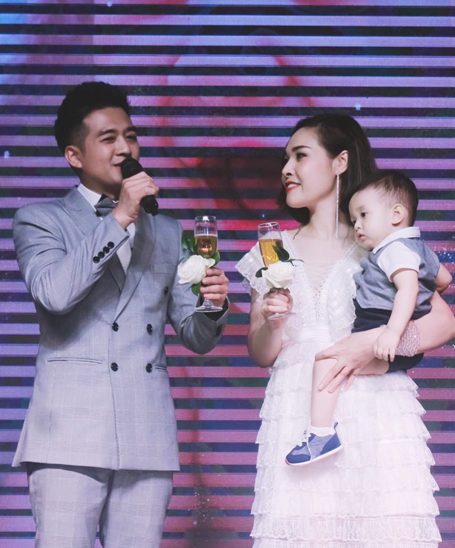 Xúc động hành trình tìm con của vợ chồng Đinh Ứng Phi Trường và cậu con trai từ ống nghiệm - 6