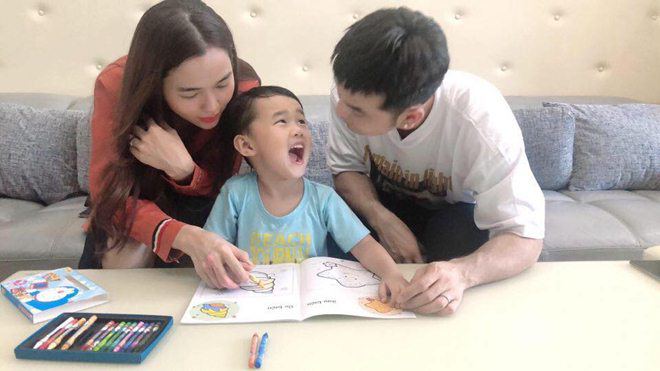 Sao Việt 24h: Ngắm con gái bụ bẫm của Ưng Hoàng Phúc, biểu cảm đáng yêu amp;#34;đốn timamp;#34; - 8