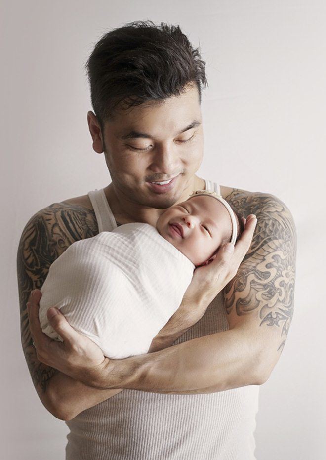 Sao Việt 24h: Ngắm con gái bụ bẫm của Ưng Hoàng Phúc, biểu cảm đáng yêu amp;#34;đốn timamp;#34; - 5