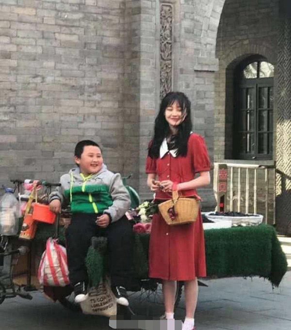 Từng bị chê gầy trơ xương, nàng tiểu Hoa đán nhan sắc lên hương dưới ống kính người qua đường - 4