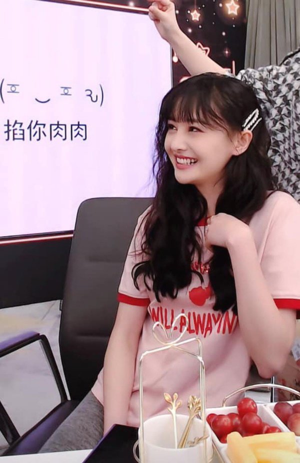 Từng bị chê gầy trơ xương, nàng tiểu Hoa đán nhan sắc lên hương dưới ống kính người qua đường - 7