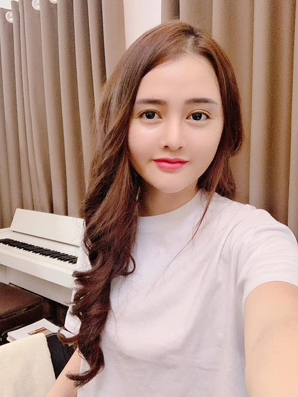 Cô giáo trẻ ủng hộ 200 triệu đồng góp phần đẩy lùi dịch covid 19 - 4