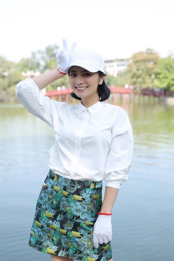 dien ao dai trang tinh khoi, ai tin nang san “hoa hong tren nguc trai” da la me hai con - 7