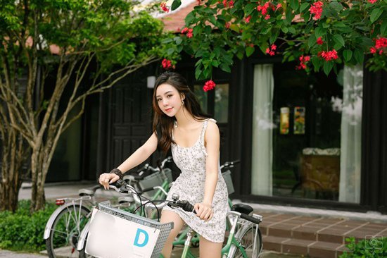 amp;#34;Em gái Lan Caveamp;#34; ngại ngùng vì cảnh nóng, bạn diễn nam xài chiêu bất ngờ - 1