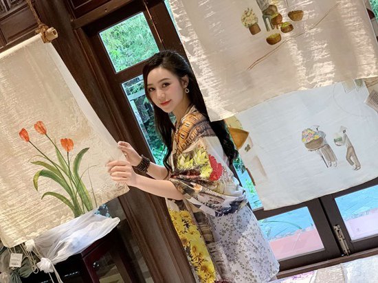 amp;#34;Em gái Lan Caveamp;#34; ngại ngùng vì cảnh nóng, bạn diễn nam xài chiêu bất ngờ - 10