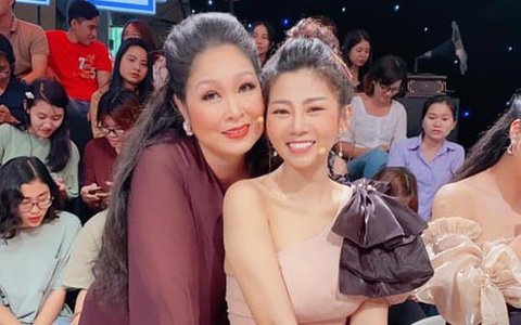 NSND Hồng Vân khi tham gia chương trình Ký ức vui vẻ cùng Mai Phương