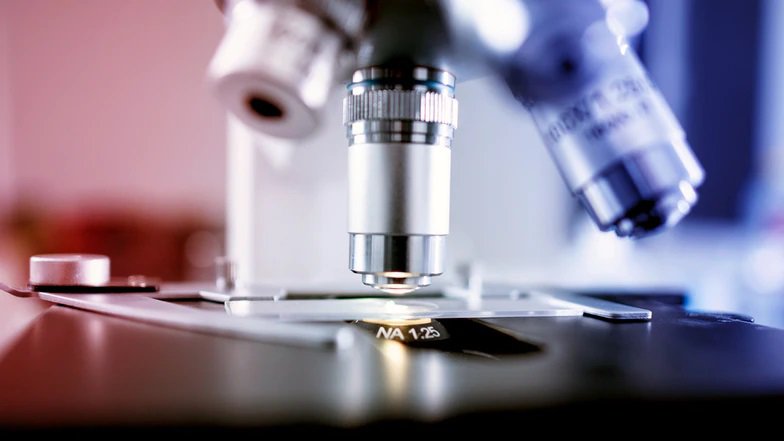 Cập nhật COVID-19 ngày 4/4: Úc phát hiện loại thuốc dùng một liều diệt COVID-19 chỉ trong 48 giờ - 1