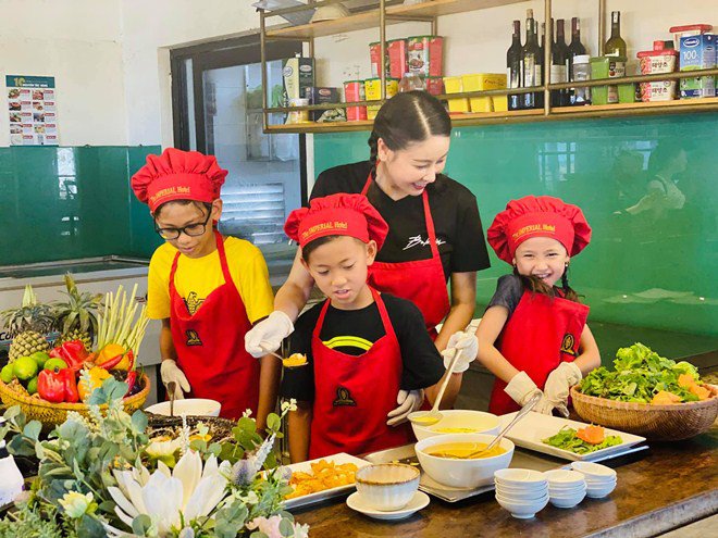 ca showbiz hoa "master chef", trinh kim chi lam banh chay thanh than van duoc chong khen - 13