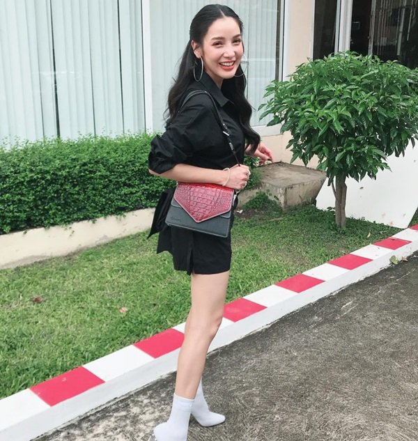 Bi kịch cuộc đời của mỹ nhân Thái Lan khi biết anh trai là bố đẻ, mẹ là bà nội - 3