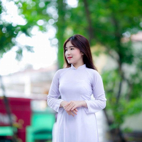 dien ao dai trang tinh khoi, con gai quyen linh duoc dong vien thi hoa hau ngay khi du tuoi - 13