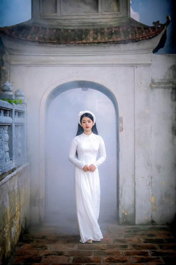 dien ao dai trang tinh khoi, con gai quyen linh duoc dong vien thi hoa hau ngay khi du tuoi - 11