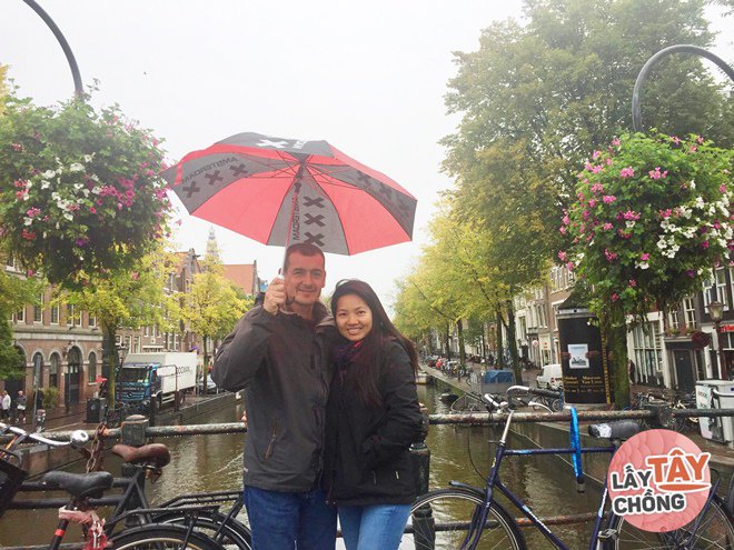 Cô gái Việt bán hàng được kĩ sư Pháp theo đuổi bằng trực thăng, cưới về mới biết yêu thật - 4