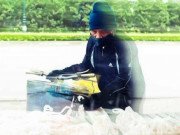Tin tức - Câu chuyện cảm động về cụ ông xin giúp quà từ thiện cho 2 người ăn mày