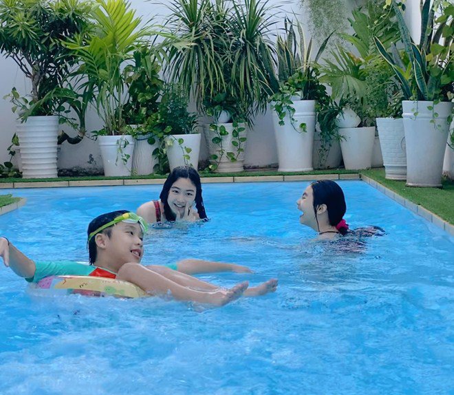 Sao Việt 24h: Vợ chồng Ốc Thanh Vân đến chơi, chụp được amp;#34;khối tài sản kếch xùamp;#34; của Quyền Linh - 5