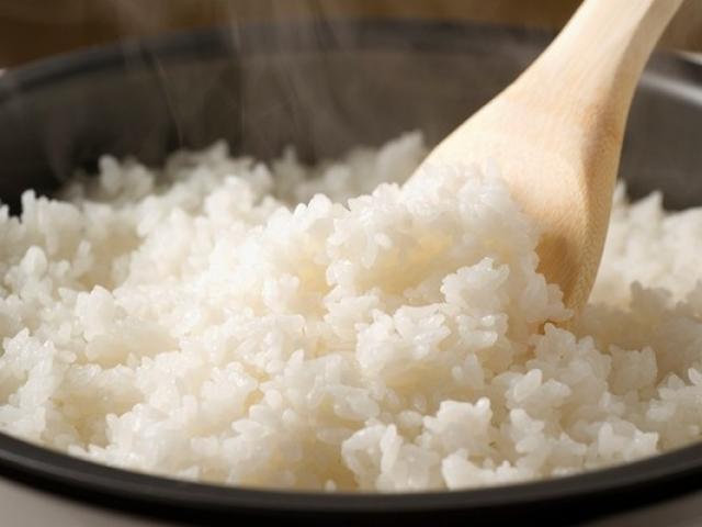 Thực hư ăn cơm nguội hấp gây nguy cơ ung thư, chuyên gia chỉ cách tiết kiệm lại an toàn