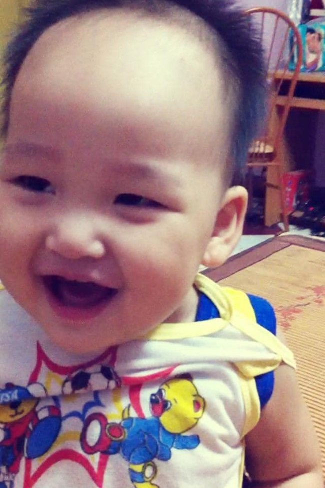 Ảnh hiếm của con trai Bảo Thanh thuở lọt lòng: Đeo nơ hồng, được bố lóng ngóng cho ăn bột - 10