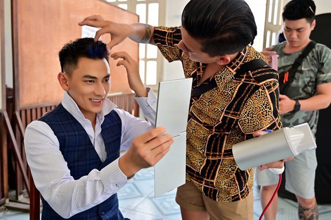 Xuất hiện trở lại sau 4 tháng amp;#34;mất tíchamp;#34;, Isaac bật mí dự án điện ảnh mới - 3