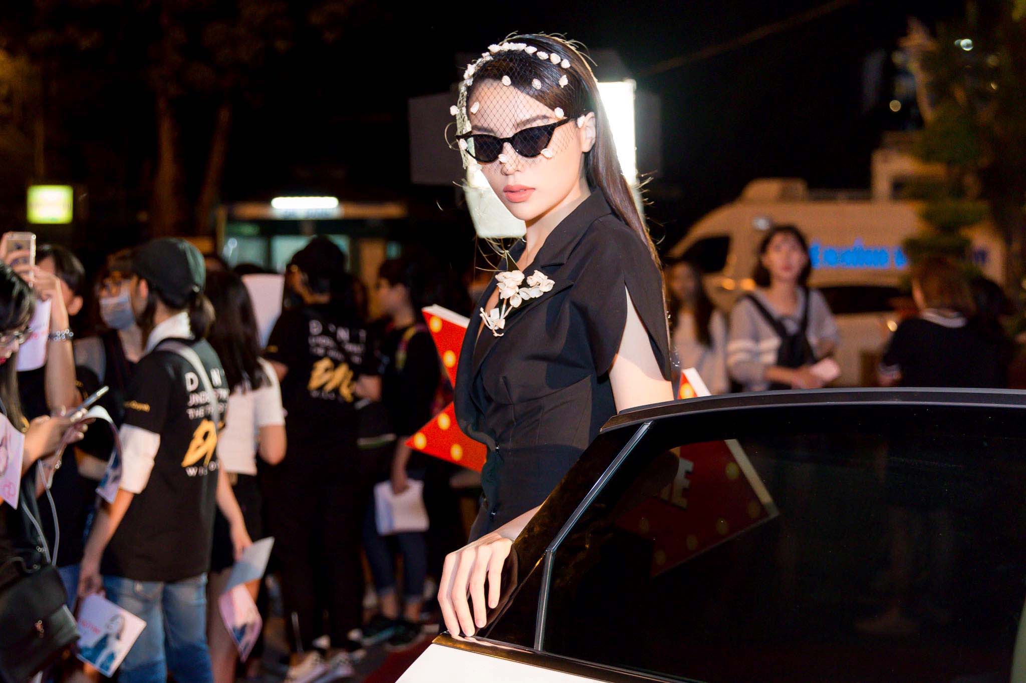 Khối tài sản tiền tỷ và cuộc sống như amp;#34;bà hoàngamp;#34; của Hoa hậu Kỳ Duyên ở tuổi 24 - 23