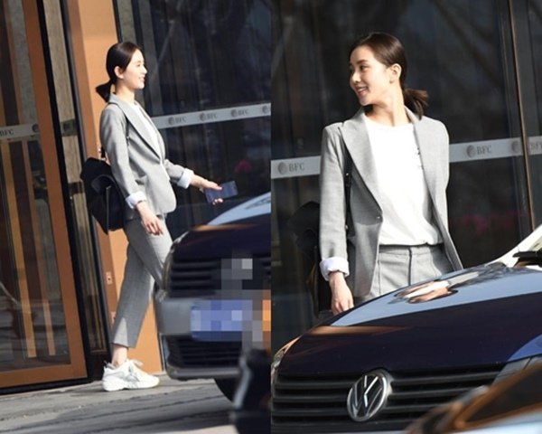 Nhan sắc amp;#34;ái phiamp;#34; của Ngô Kỳ Long: Ảnh chụp vội khác hoàn toàn trên tạp chí - 1