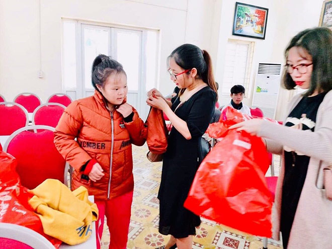 Công ty Dược Nhật Đức đồng hành cùng chương trình “Áo ấm cho em” - 3