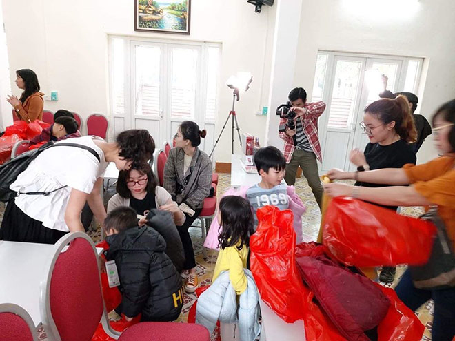 Công ty Dược Nhật Đức đồng hành cùng chương trình “Áo ấm cho em” - 5