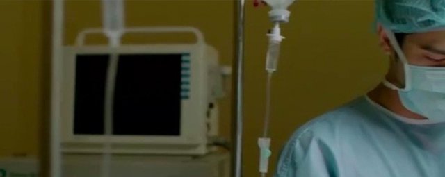 Bí ẩn không có lời giải của phim Việt: Tóc đổi màu, tin nhắn amp;#34;maamp;#34; và đĩa kẹo tàng hình - 4