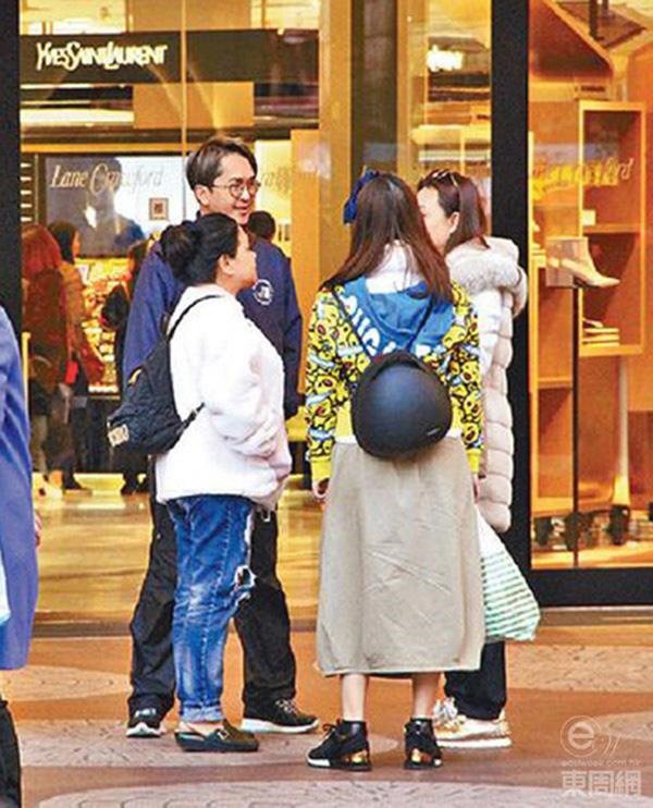 Sống cùng lúc với 3 bà amp;#34;vợamp;#34;, tài tử TVB phải chia ca để chăm từng bà - 5