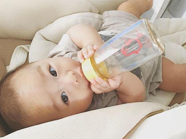 Trẻ sơ sinh bú bao nhiêu ml sữa là đủ để phát triển tốt, tăng cân nhanh?