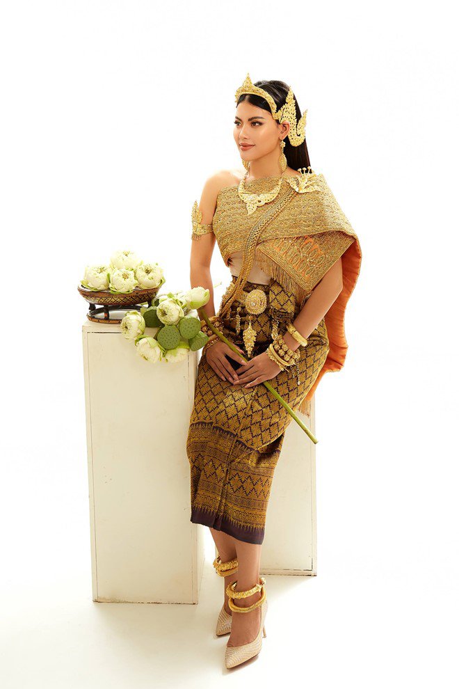 Diễn viên Ly Na Trang diện trang phục dân tộc mạ vàng đón Tết cổ truyền Khmer - 4