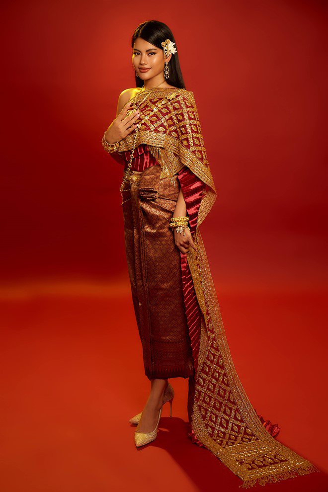 Diễn viên Ly Na Trang diện trang phục dân tộc mạ vàng đón Tết cổ truyền Khmer - 10