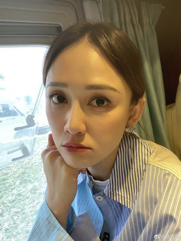 Được bạn trai giàu có chăm như bà hoàng nhưng chị đại Cbiz vẫn khó chịu than trời - 4