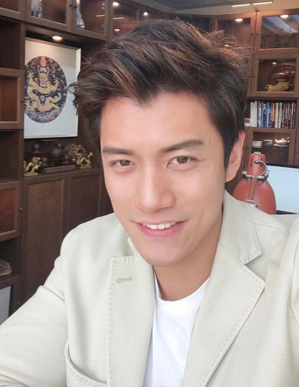 Được bạn trai giàu có chăm như bà hoàng nhưng chị đại Cbiz vẫn khó chịu than trời - 9