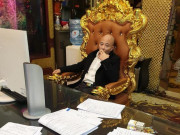 Tin tức - Nỗi uất ức của hàng xóm sống cạnh gia đình nữ đại gia Đường Dương