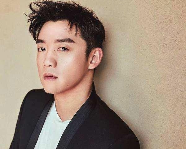 Sau mấy tháng không gặp, nam thần Trung Quốc vừa xuất hiện đã biến thành ông chú - 1