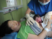 Bà bầu - Mẹ đi xin tinh trùng để thụ thai, con lớn mới bàng hoàng phát hiện danh tính bố đứa trẻ