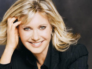 Sức khỏe - Điều gì khiến minh tinh người Anh 2 lần đánh bại bệnh ung thư vú giai đoạn cuối?