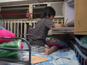 Làm mẹ - Ngủ chung giường với chị gái 11 năm, bé trai nói 1 câu khiến mẹ hoảng sợ