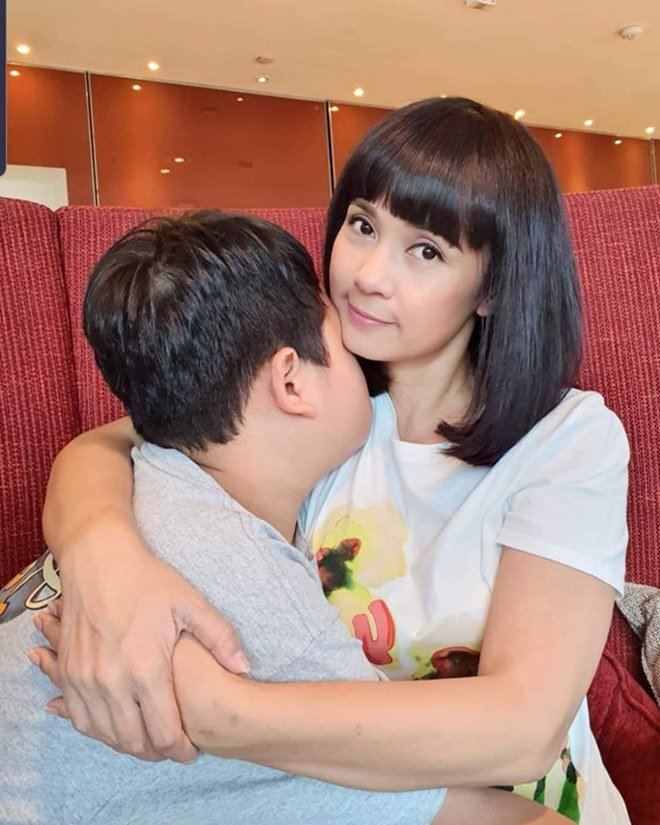 Sao Việt 24h: Rơi nước mắt với người mẹ amp;#34;không để con dốtamp;#34; của mỹ nhân Việt Trinh - 4