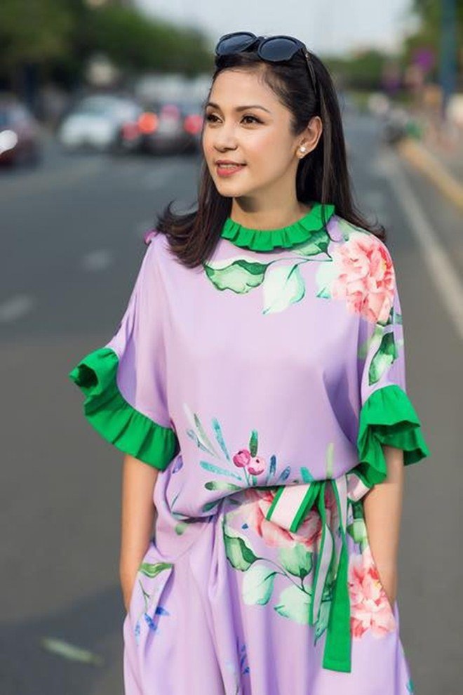 Sao Việt 24h: Rơi nước mắt với người mẹ amp;#34;không để con dốtamp;#34; của mỹ nhân Việt Trinh - 3