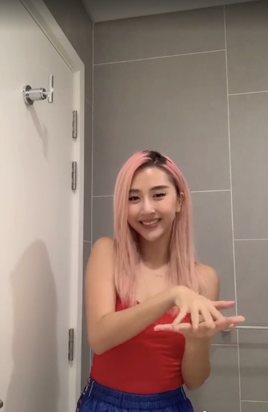 Bí kíp nhảy múa đẩy lùi Covid-19 cùng Chi Pu, Quỳnh Anh Shyn và hàng loạt gương mặt nổi tiếng - 1