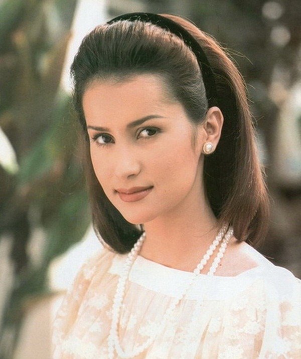 Bông hồng lai nổi tiếng nhất Thái Lan 43 tuổi vẫn chưa chịu cưới bạn trai yêu hơn 20 năm - 2