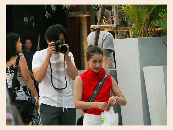 Bông hồng lai nổi tiếng nhất Thái Lan 43 tuổi vẫn chưa chịu cưới bạn trai yêu hơn 20 năm - 12